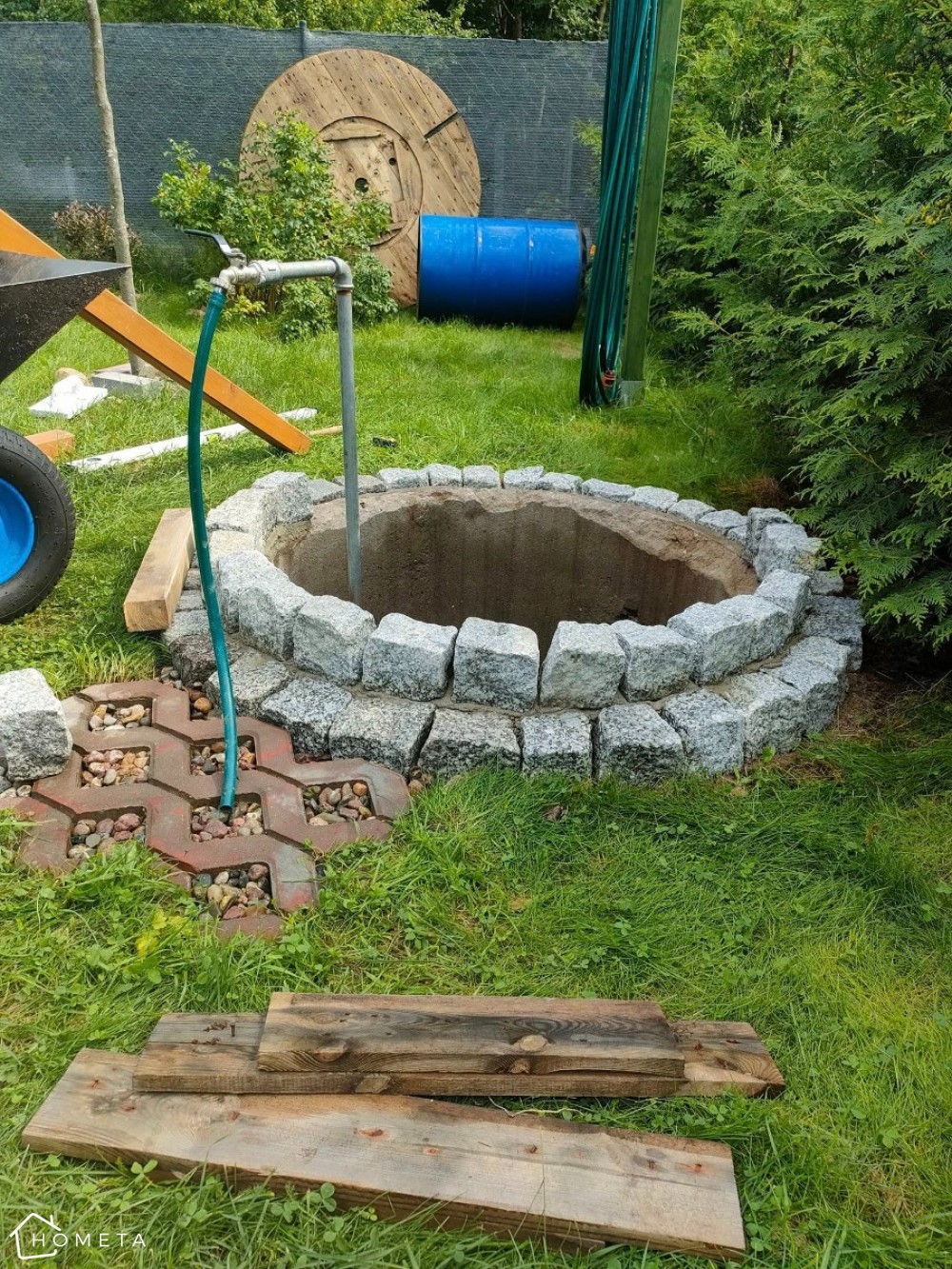 Budowa studni w ogrodzie